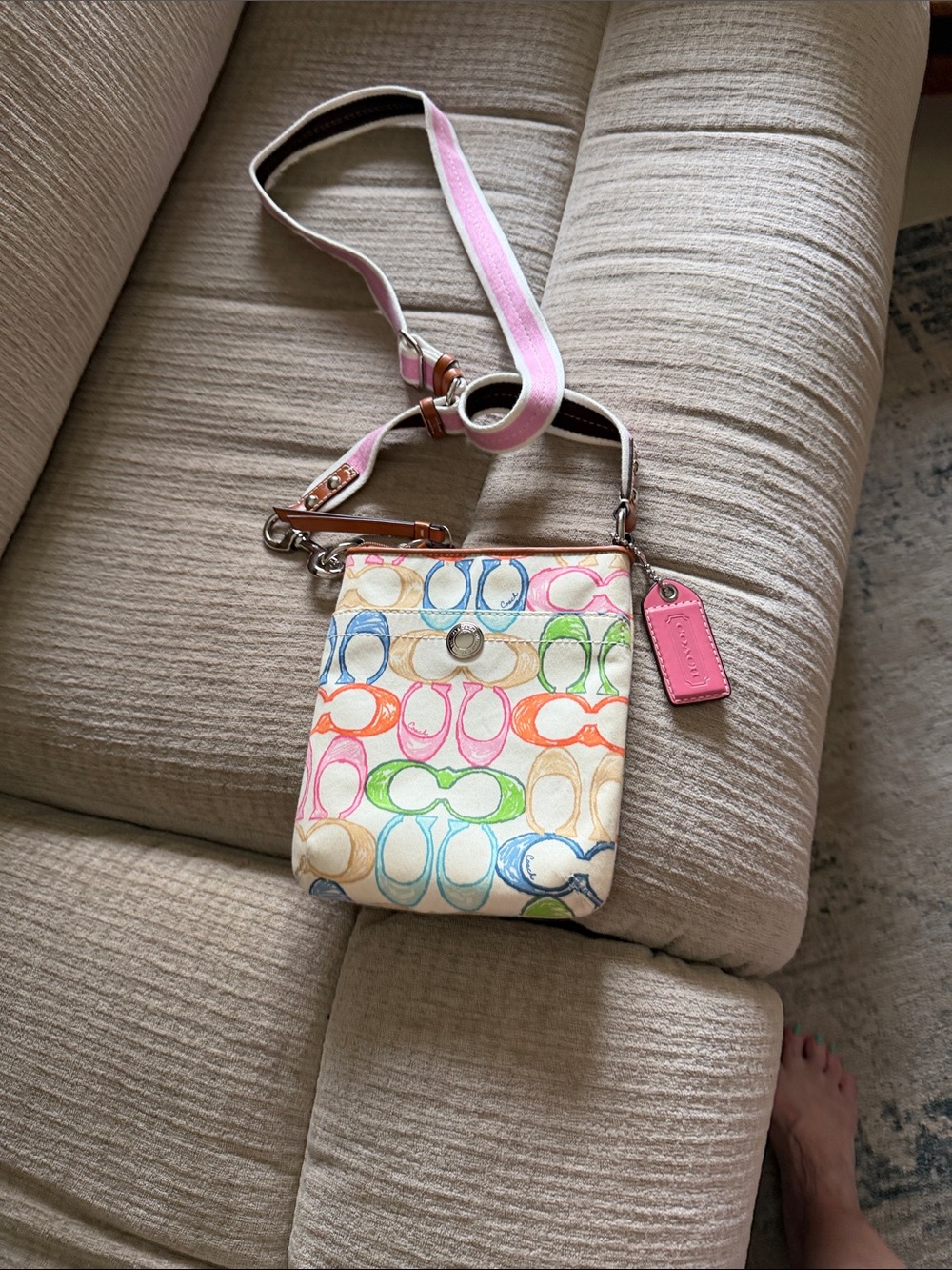 Vintage Coach, pink and Multicolor Signature Pattern Crossbody Bag - 9 1/2 x 7